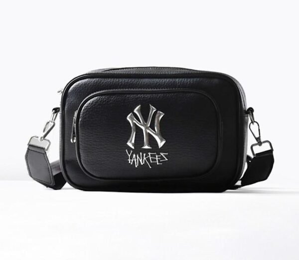 NY Yankees MLB Big Crossbody Bag Leather Metal Black New Tag