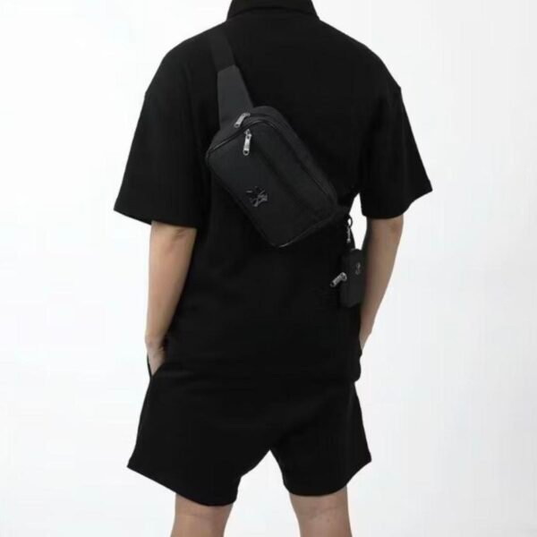 Stylish MLB bag featuring a sleek black design with a Metal New York Yankees logo. - Image 2