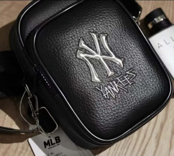 MLB Crossbody Metal NY Yankees New Black TN20 + Tag Unisex - Image 6