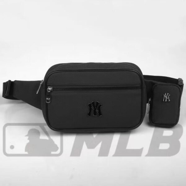 Stylish MLB bag featuring a sleek black design with a Metal New York Yankees logo.
