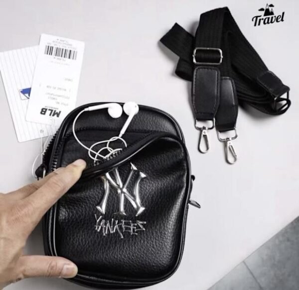 MLB Crossbody Metal NY Yankees New Black TN20 + Tag Unisex - Image 7
